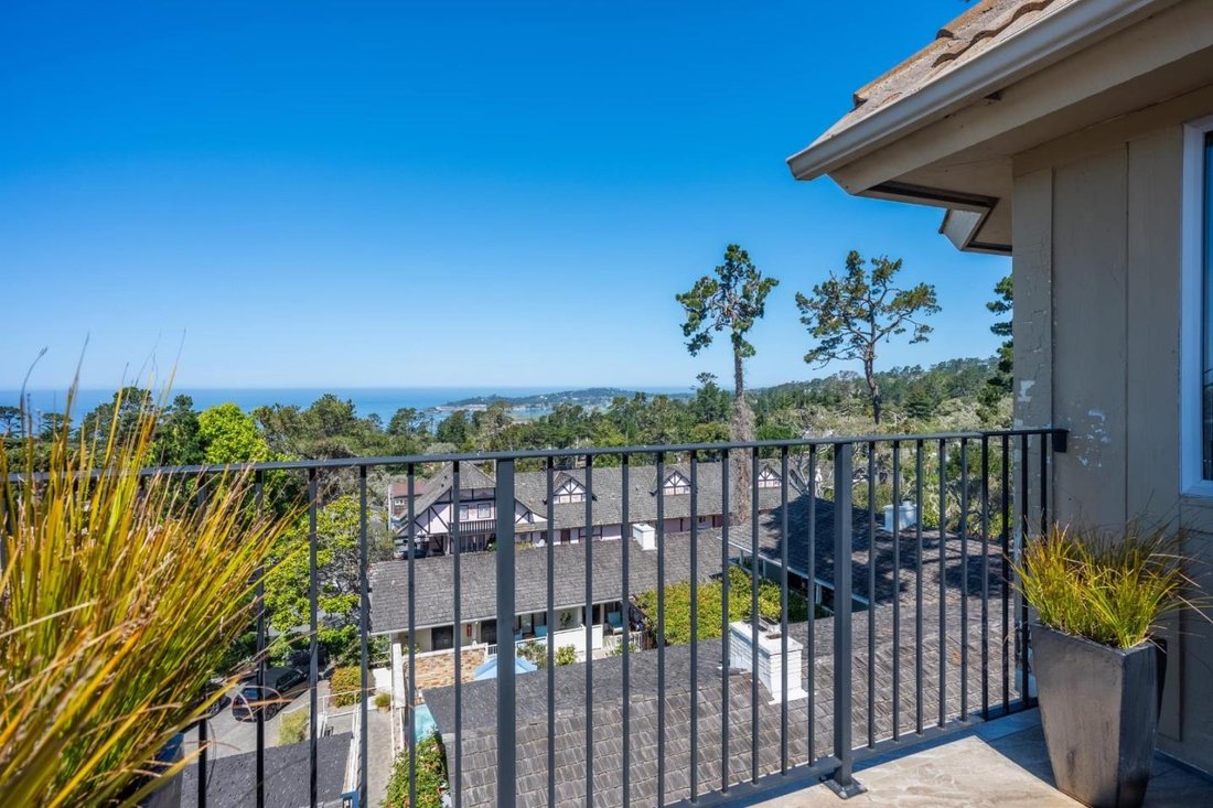Condo in Carmel-by-the-Sea, California, United States 1 - 18395911