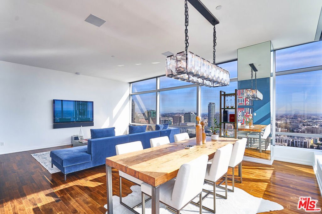 Condo in Los Angeles, California, United States 3 - 18449864