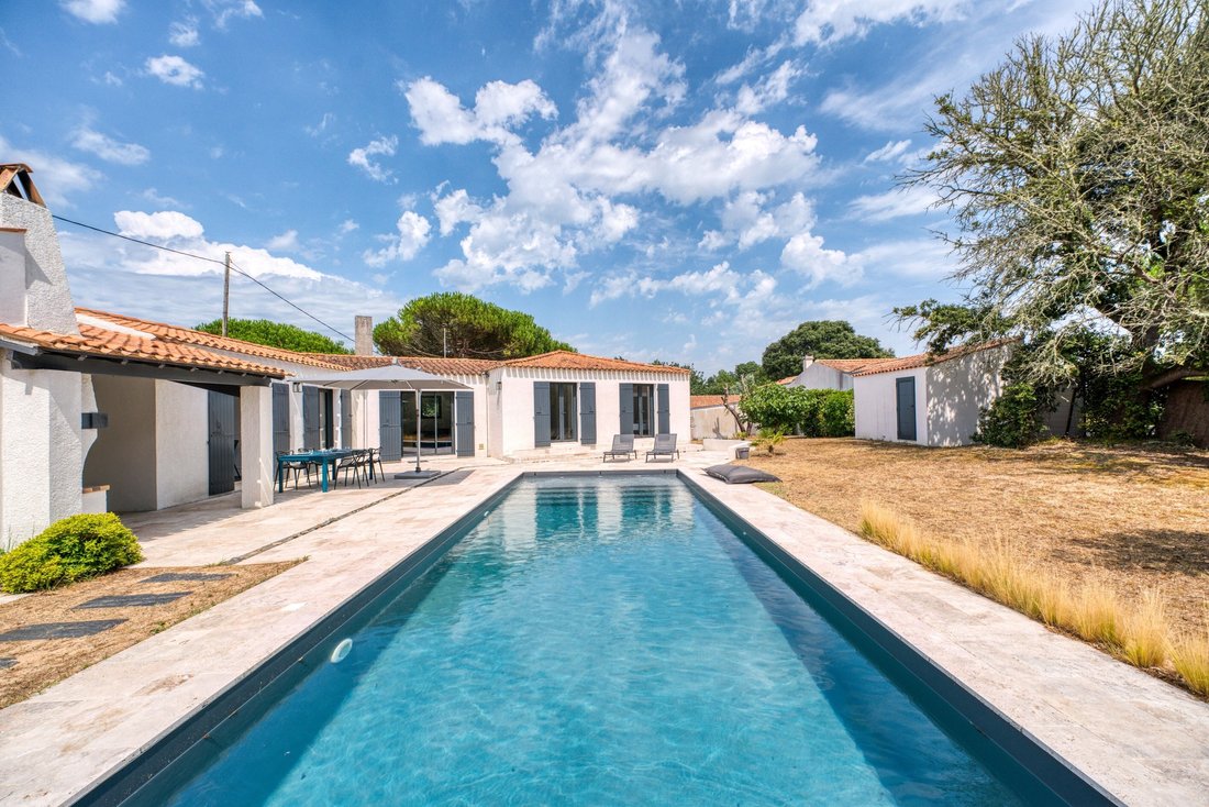 House in Saint-Pierre-d'Oléron, Nouvelle-Aquitaine, France 1 - 18448786