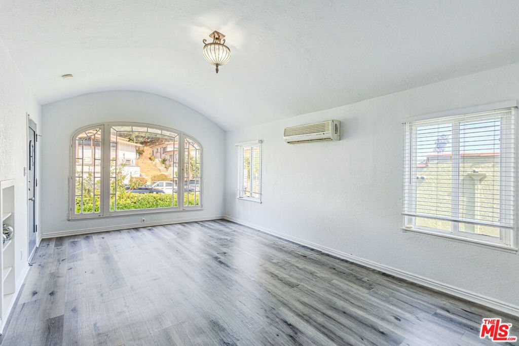 House in Glendale, California, United States 3 - 18449842