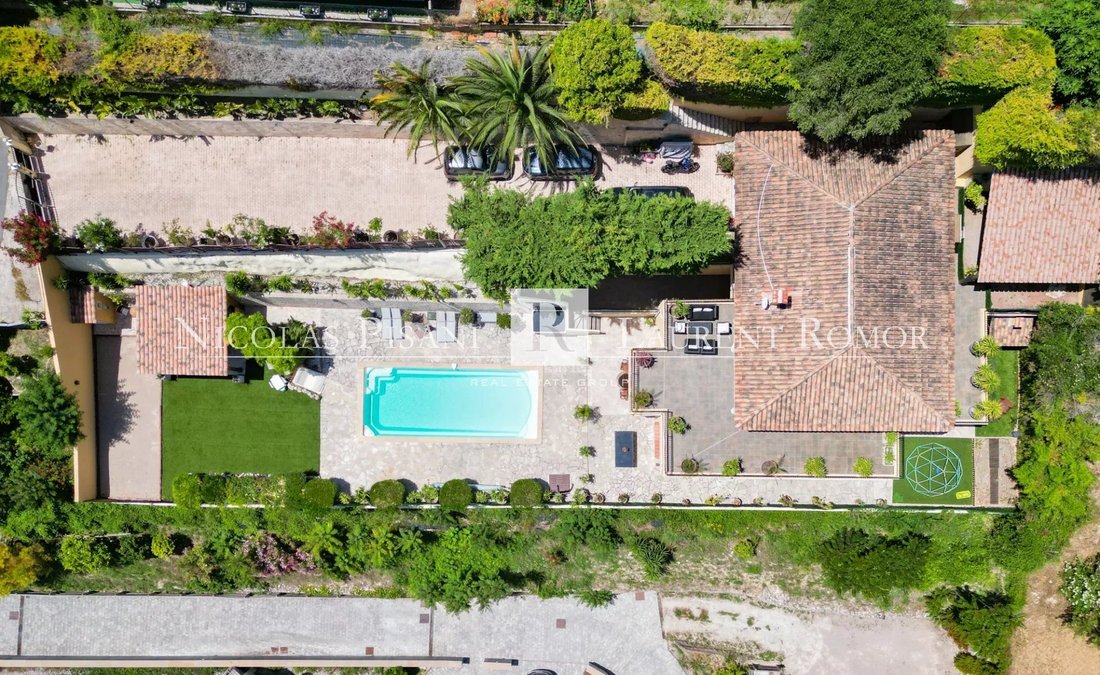 Villa in Èze, Provence-Alpes-Côte d'Azur, France 4 - 18449632