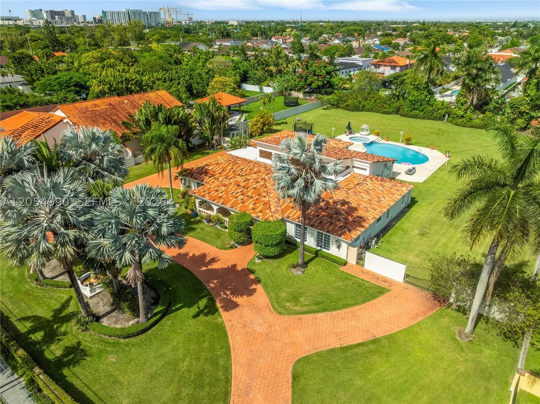House in Miami, Florida, United States 1 - 18449487