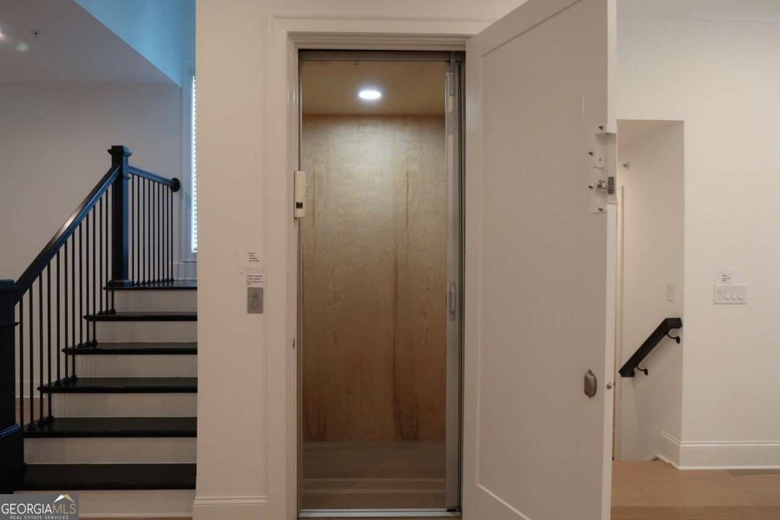 Townhouse in Alpharetta, Georgia, United States 5 - 18450417