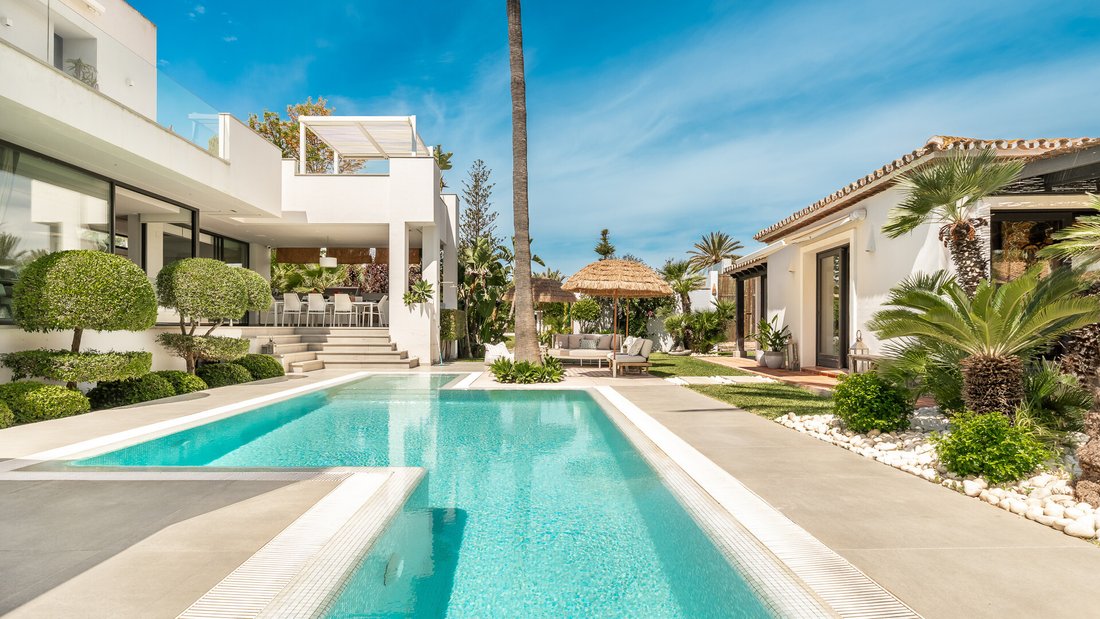 House in Elviria-Cabopino, Marbella, Spain 2 - 18002175