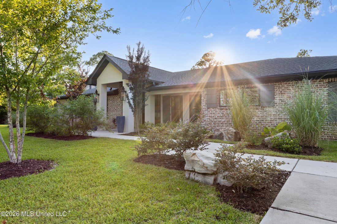 House in Biloxi, Mississippi, United States 5 - 18445871