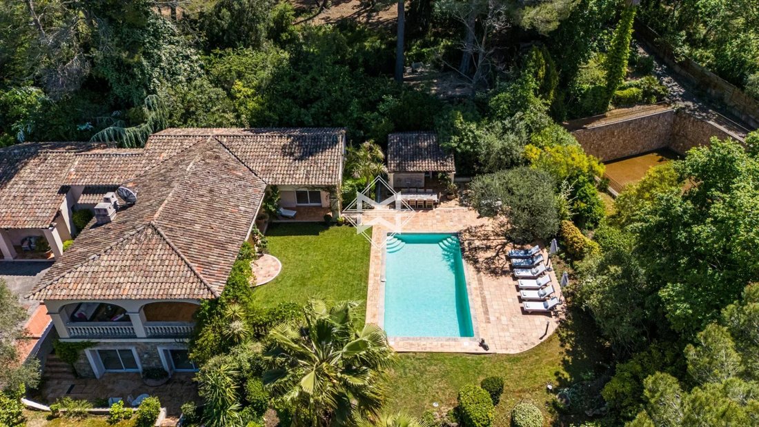 Villa in Cannes, Provence-Alpes-Côte d'Azur, France 1 - 17845082