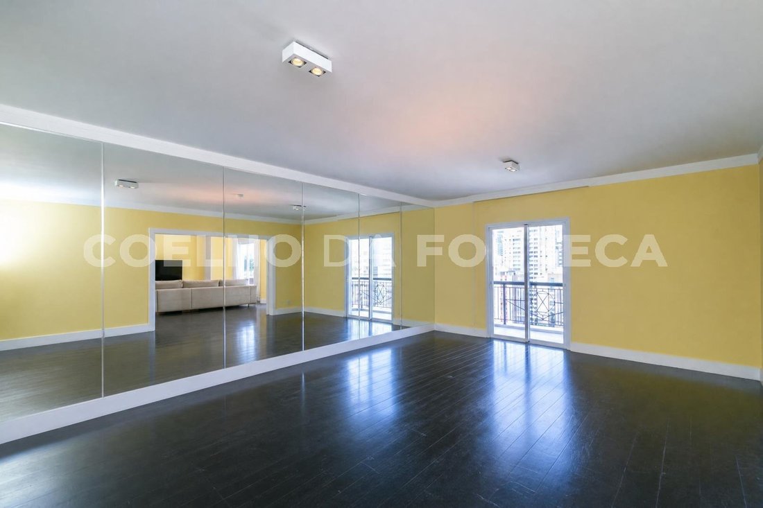 Condo in São Paulo, State of São Paulo, Brazil 5 - 18452340