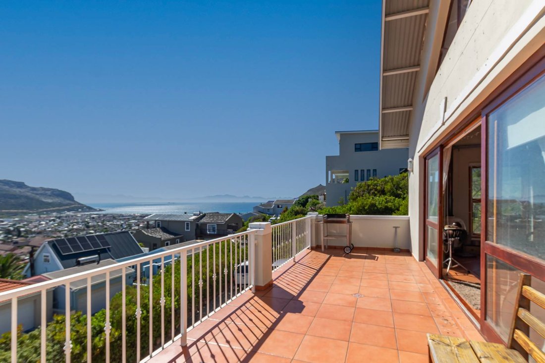 House in Cape Town, Western Cape, South Africa 4 - 18446696