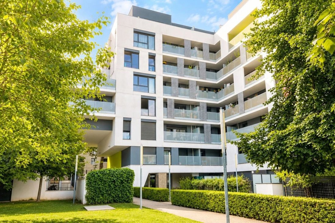 Apartment in Vincennes, Ile-de-France, France 3 - 18448170