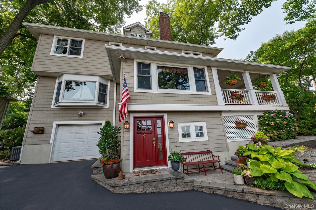 House in Halesite, New York, United States 1 - 18446328