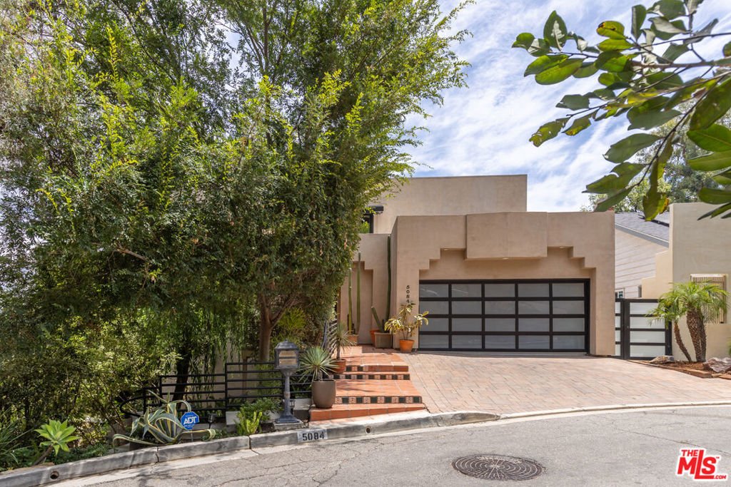 House in Los Angeles, California, United States 1 - 18446273