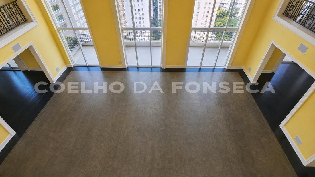 Condo in São Paulo, State of São Paulo, Brazil 1 - 18452340