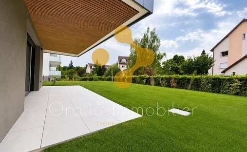 Appartamento a Divonne-les-Bains, Auvergne-Rodano-Alpi, Francia 1