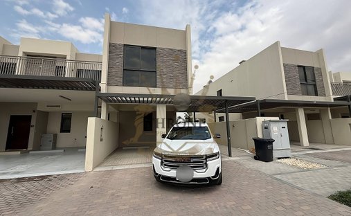 Townhouse in Damac Hills 2, Dubai, United Arab Emirates 1