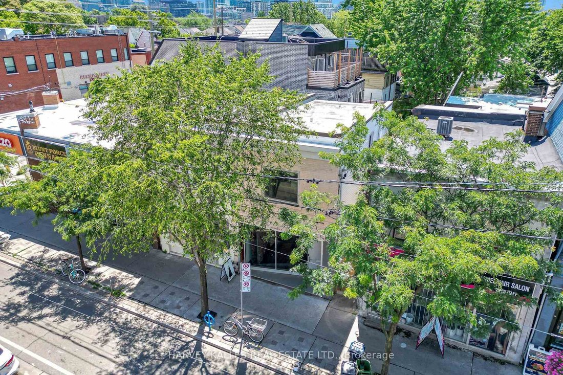 House in Toronto, Ontario, Canada 2 - 18452323