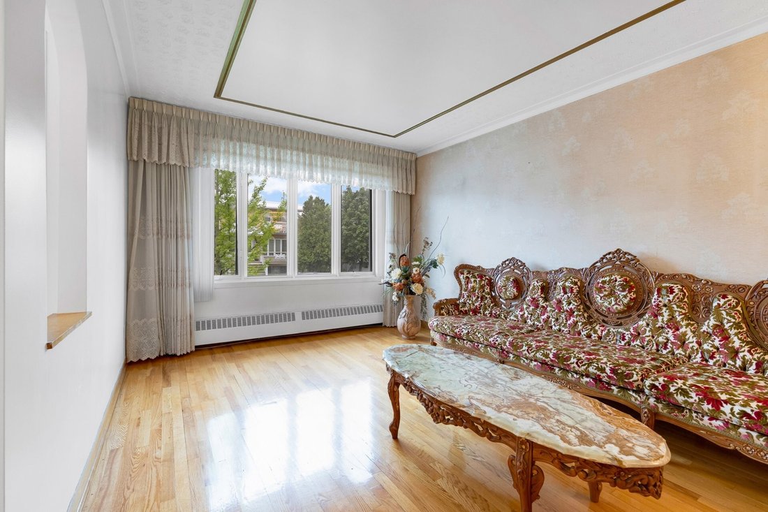 House in Montreal, Quebec, Canada 5 - 18452245
