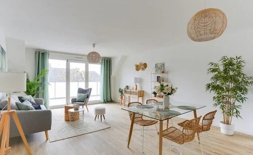 Apartment in Saint-Germain-en-Laye, Ile-de-France, France 1