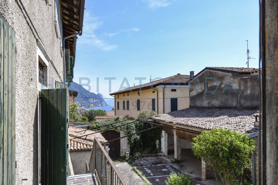 Gargnano, Lombardy, Italy 4 - 18452186