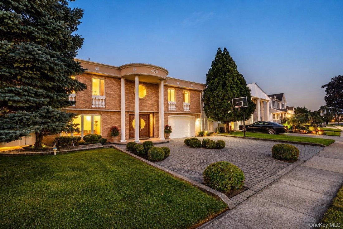 House in Bellmore, New York, United States 3 - 18450077
