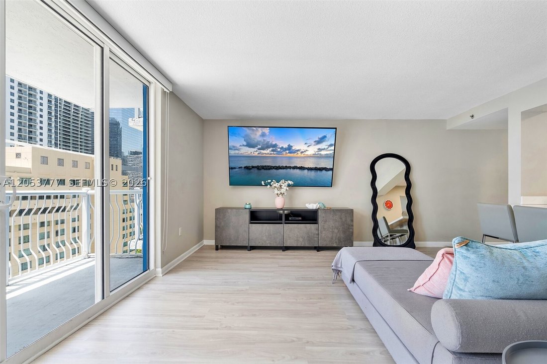 Condo in Miami, Florida, United States 3 - 18449451