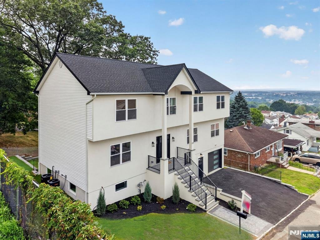 House in Little Falls, New Jersey, United States 2 - 18450753