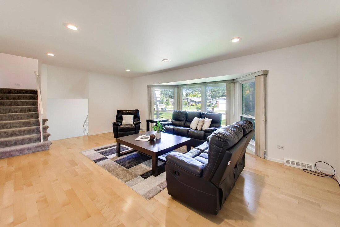 House in Mount Prospect, Illinois, United States 4 - 18447146