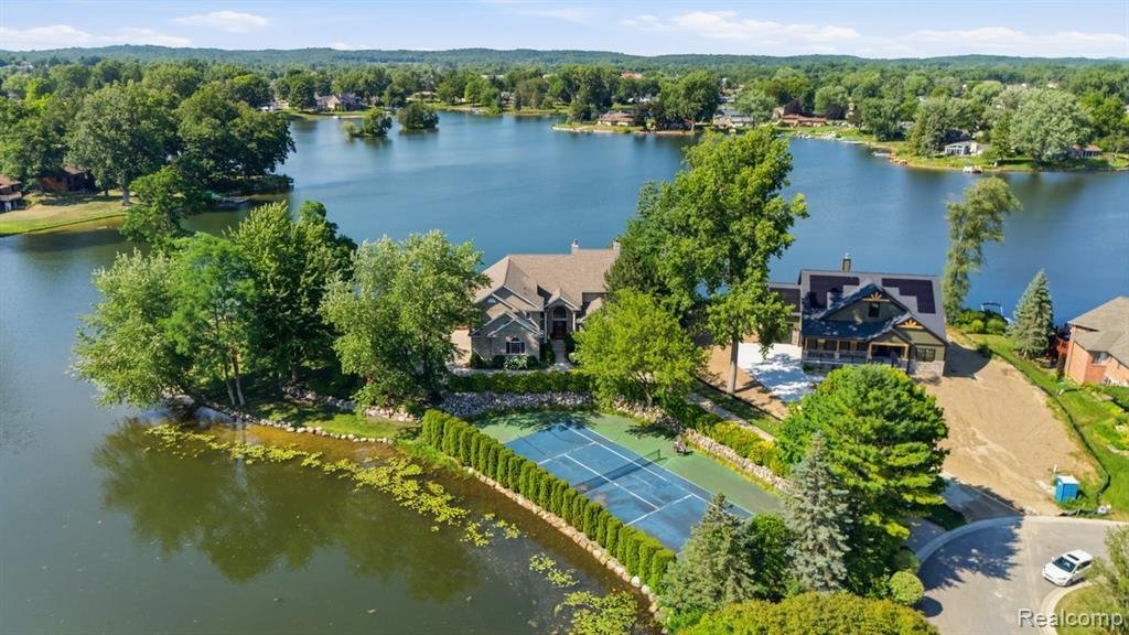 House in White Lake charter Township, Michigan, United States 4 - 18446389