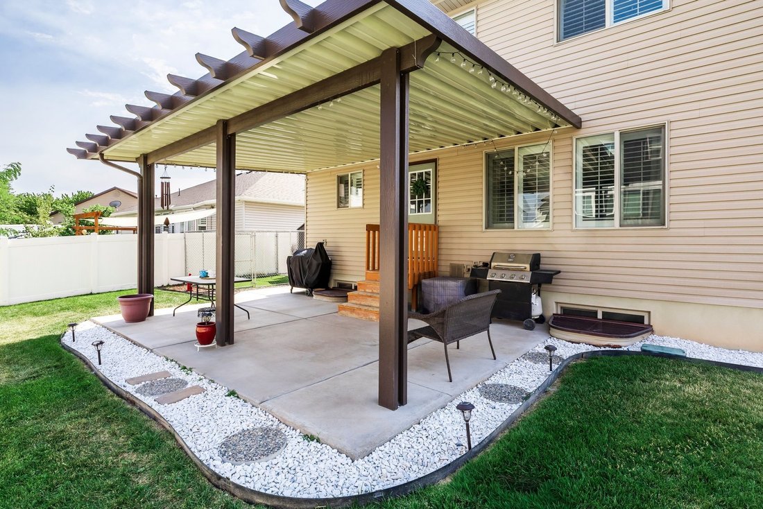 House in Clearfield, Utah, United States 4 - 18447551