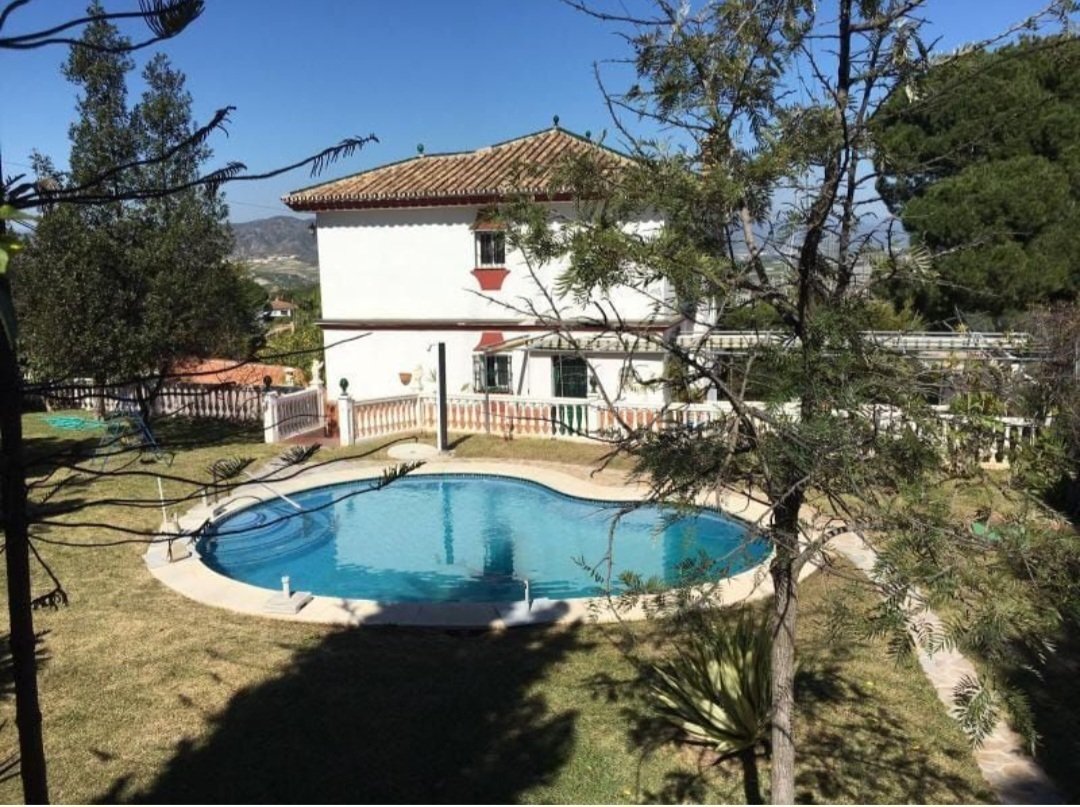 Villa in Alhaurin de la Torre, Andalusia, Spain 1 - 18451423