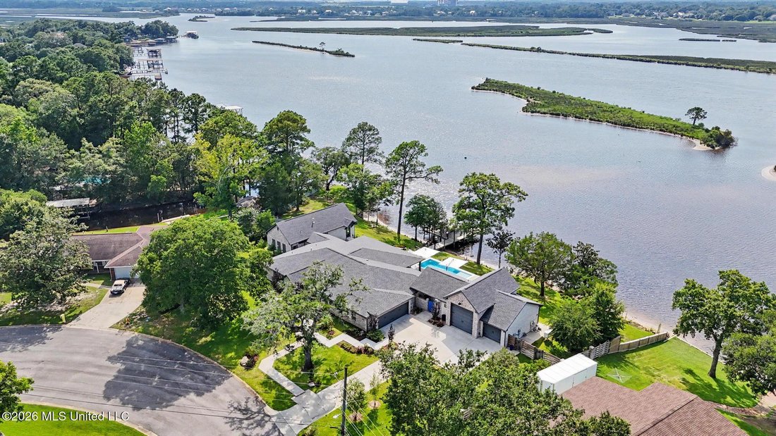 House in Biloxi, Mississippi, United States 2 - 18445871