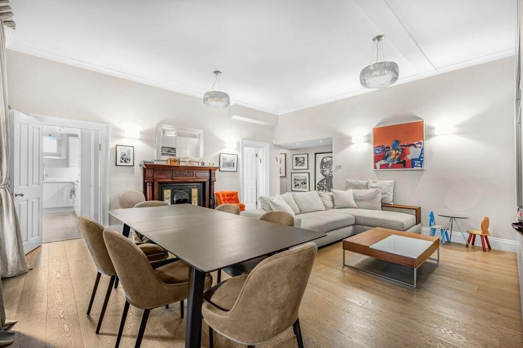 Apartment in Swiss Cottage, Camden, England 2 - 18446105
