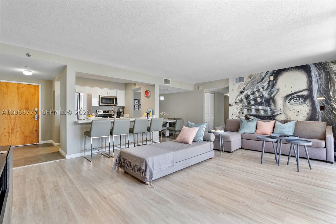 Condo in Miami, Florida, United States 4 - 18449451