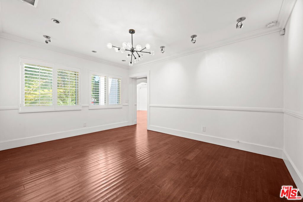 Los Angeles, California, United States 3 - 18449820