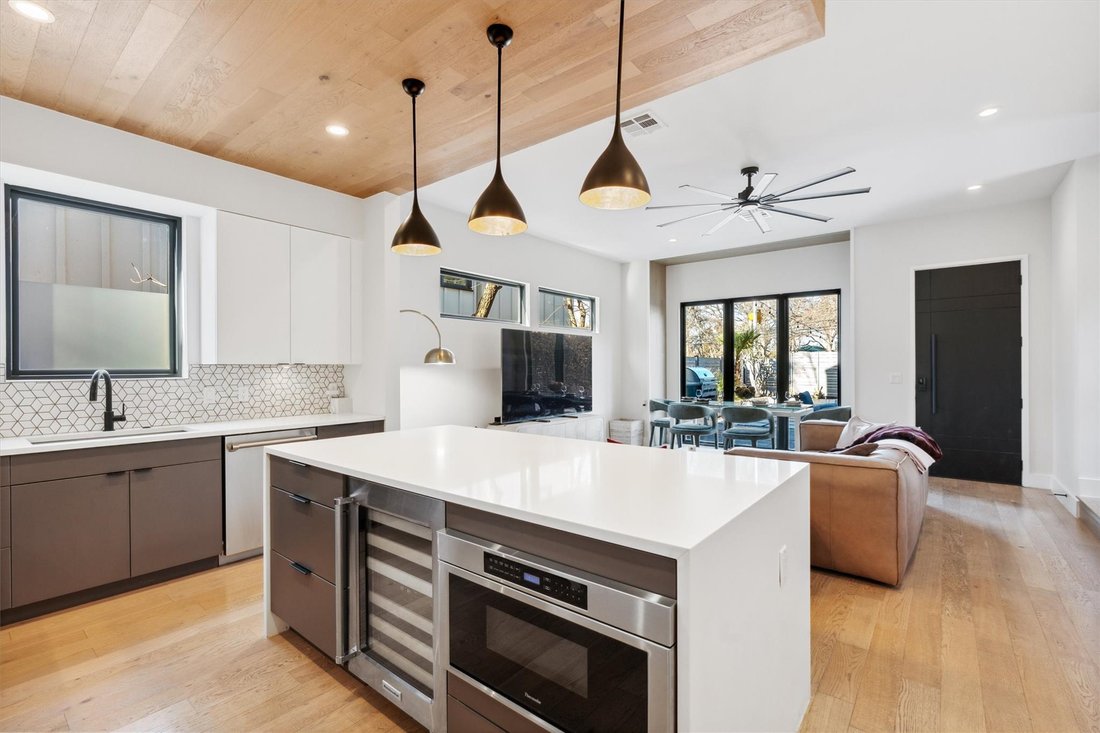 Condo in Austin, Texas, United States 3 - 18446697