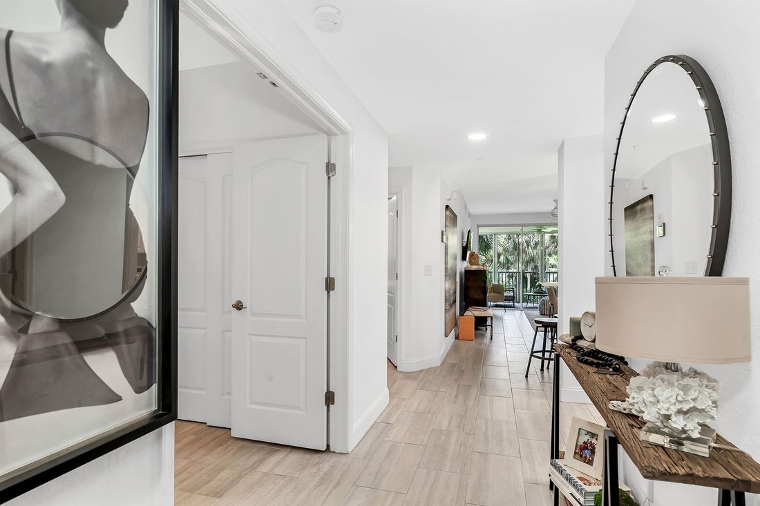 Condo in Naples, Florida, United States 4 - 18452392
