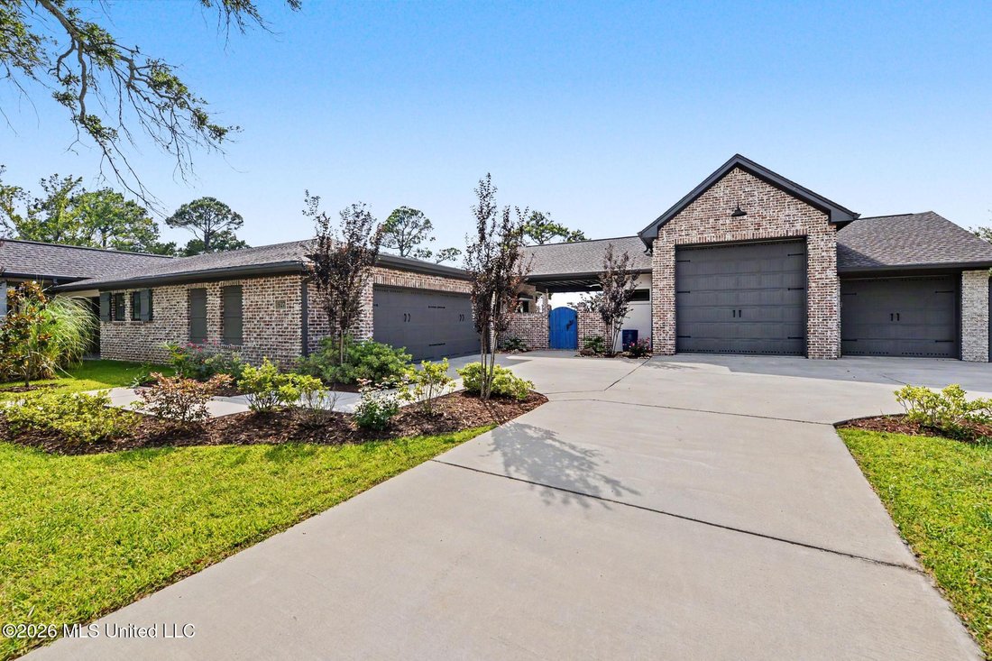 House in Biloxi, Mississippi, United States 3 - 18445871