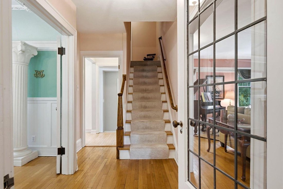 House in Wauwatosa, Wisconsin, United States 3 - 18446145