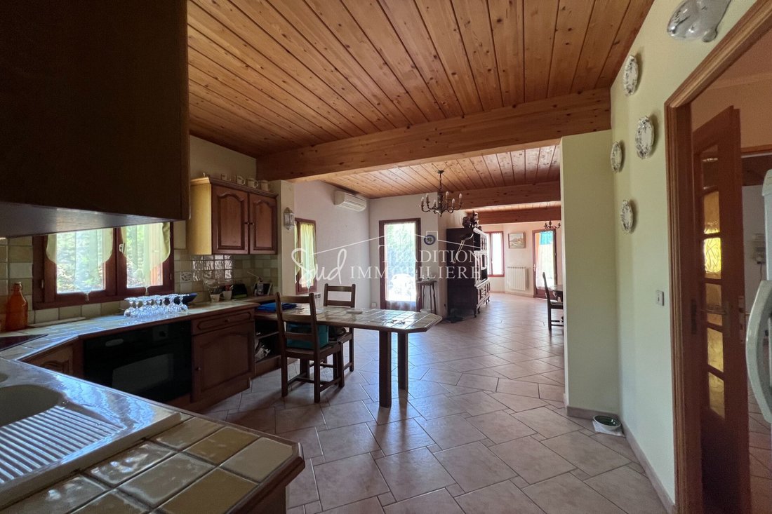 Villa in Paradou, Provence-Alpes-Côte d'Azur, France 2 - 18447658