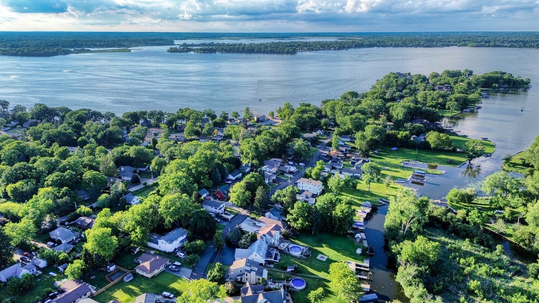 House in Fox Lake, Illinois, United States 3 - 18450702