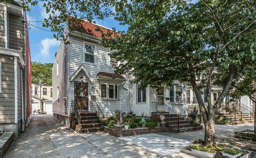House in New York, New York, United States 1