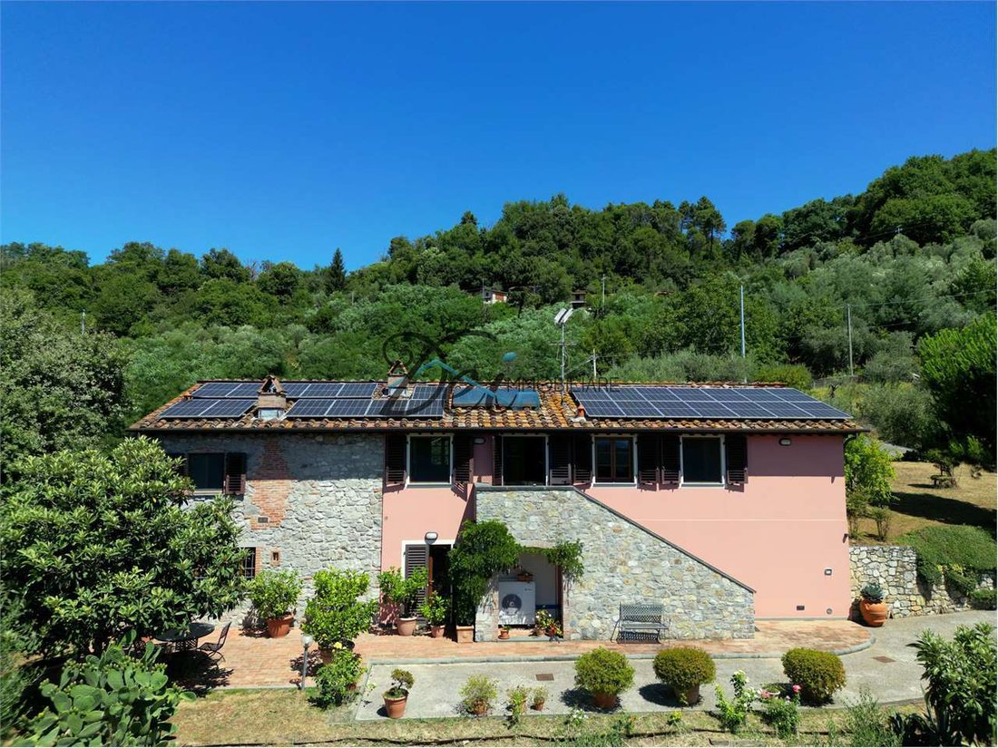 Estate in Borgo a Mozzano, Tuscany, Italy 4 - 18449802