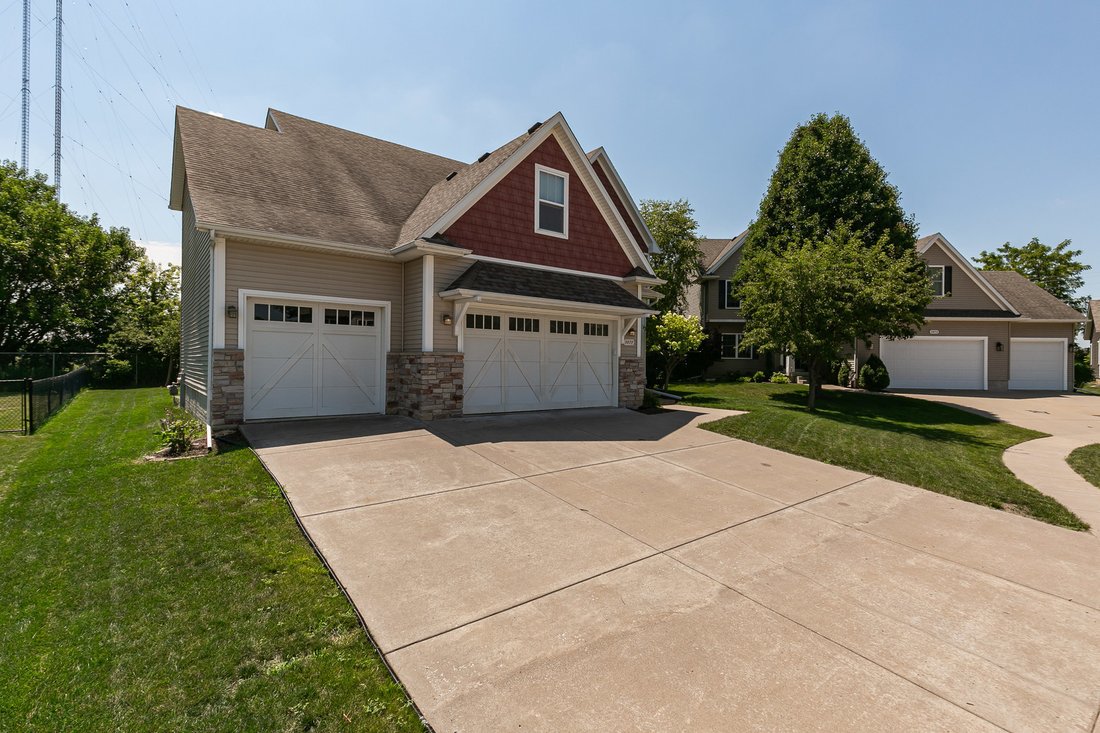 House in Bettendorf, Iowa, United States 3 - 18450648