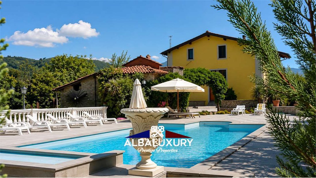Villa in Castelnuovo di Garfagnana, Tuscany, Italy 1 - 15347312
