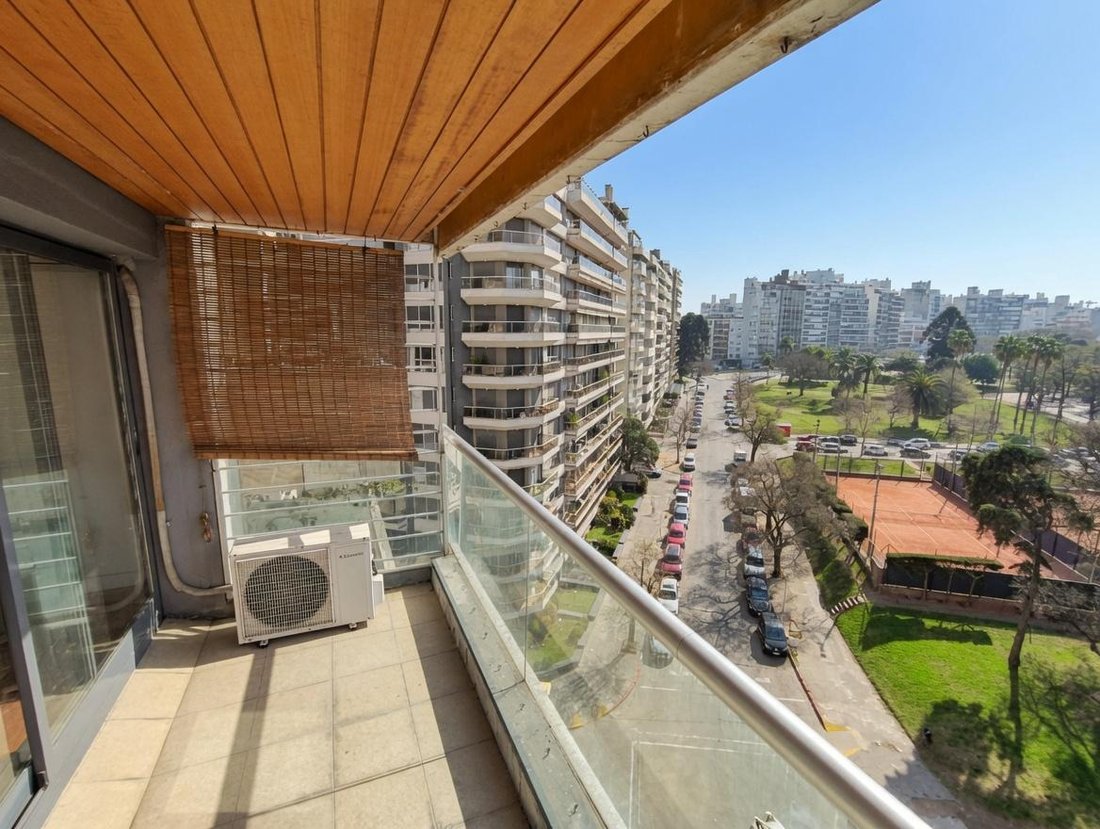 Apartment in Montevideo, Departamento de Montevideo, Uruguay 3 - 18448772