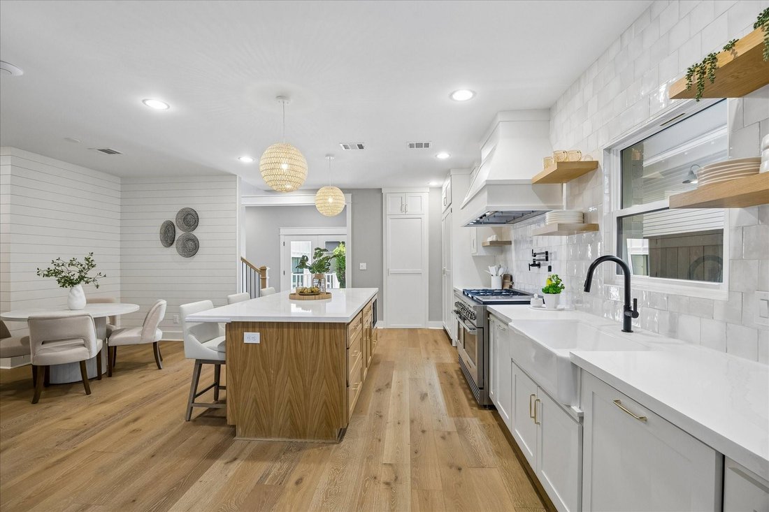 House in Houston, Texas, United States 1 - 18446806