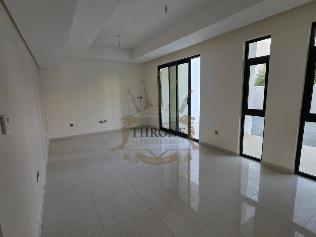 Townhouse in Damac Hills 2, Dubai, United Arab Emirates 3 - 18449264