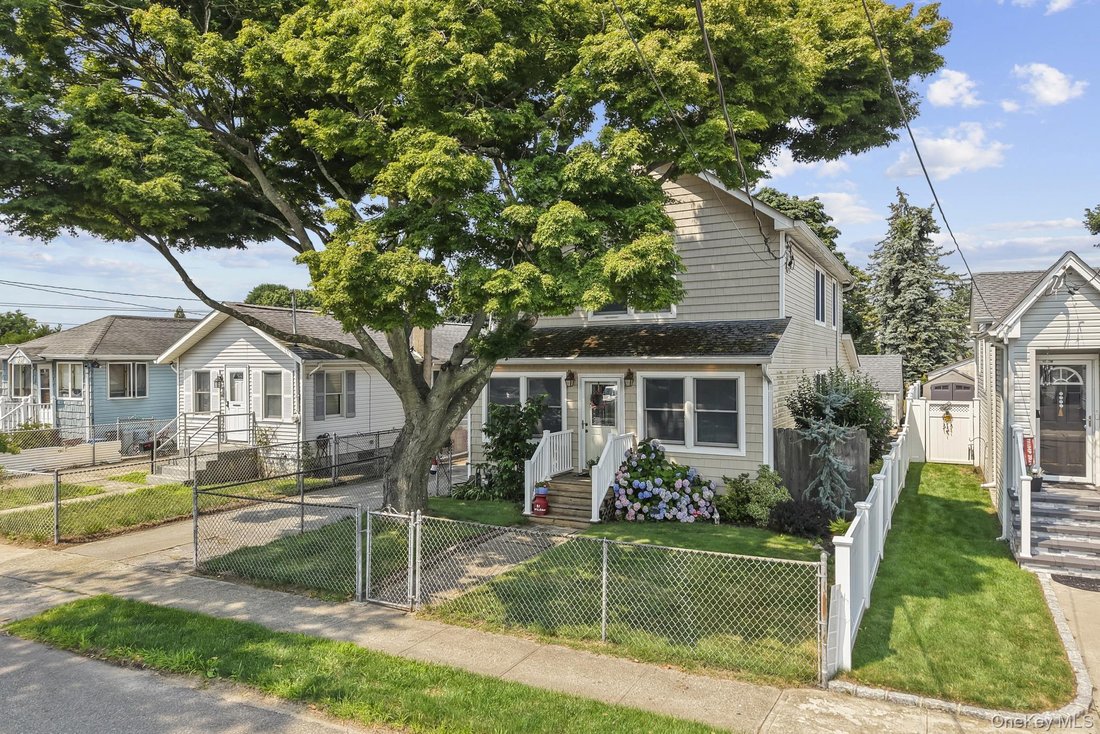 House in Amityville, New York, United States 2 - 18448562