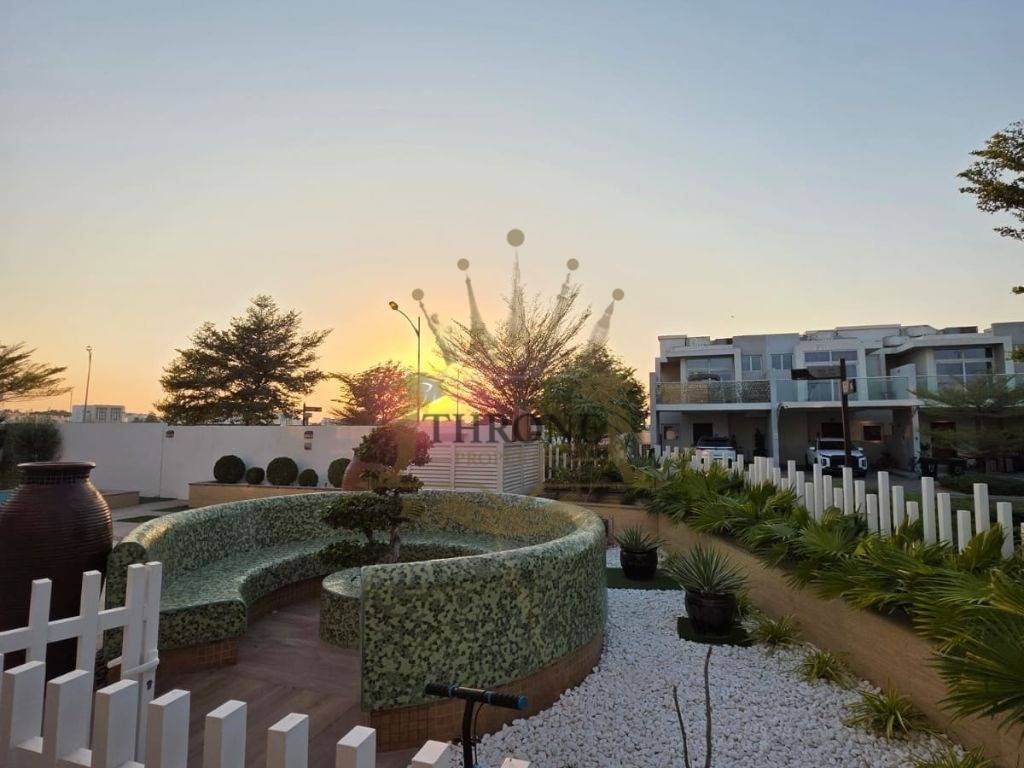 Villa in Damac Hills 2, Dubai, United Arab Emirates 2 - 18449958