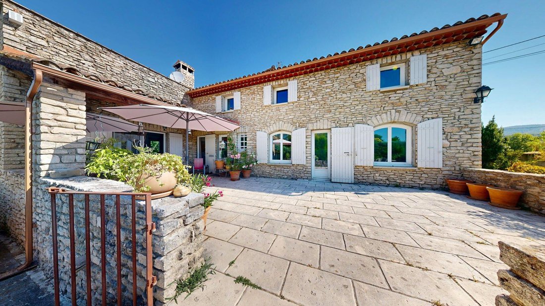 Villa in Lagnes, Provence-Alpes-Côte d'Azur, France 2 - 18448372