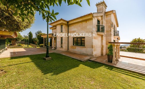 Villa in Priegue, Nigran, Spain 1